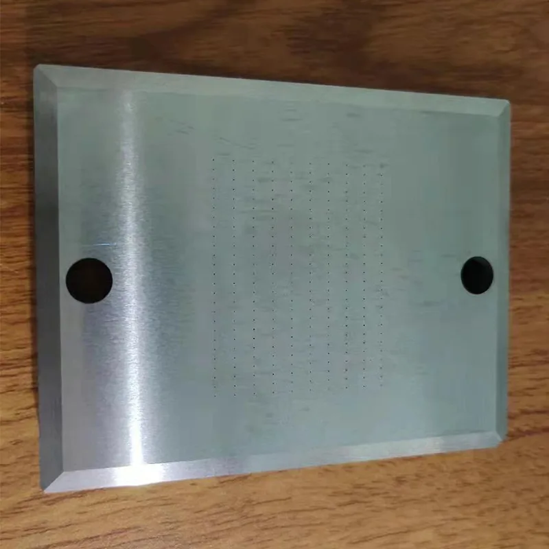 고급 산업 응용 분야에 정밀 미세 다공성 금속 가공 부품이 필수적인 이유는 무엇입니까?